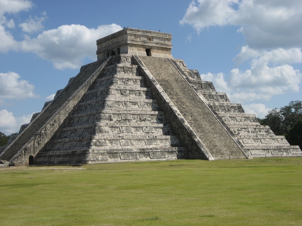 Pyramid at Chichén-Itzá