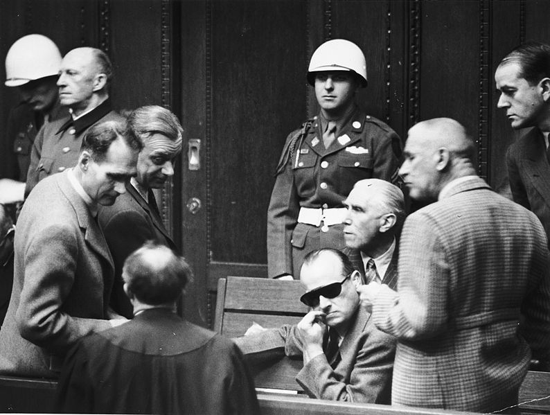 Fotografía de acusados del Tribunal Militar Internacional en Nuremberg