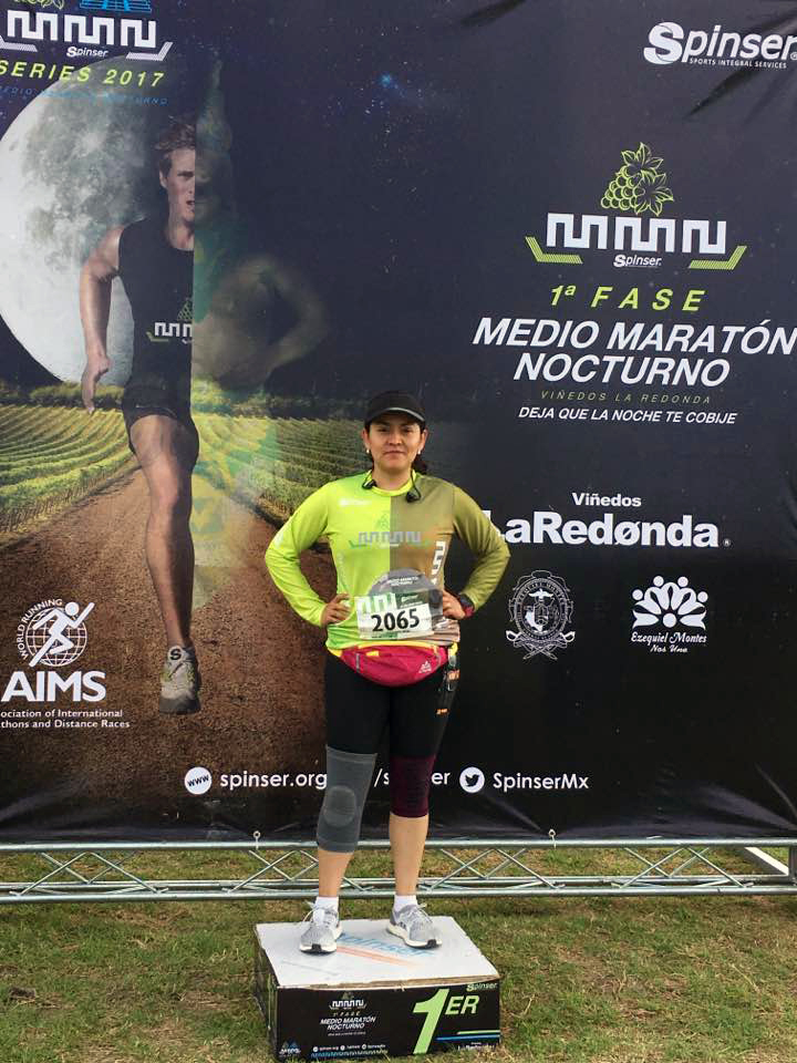 Mujer ganadora de maratón