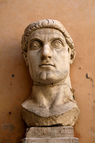 Busto de Constantino, labrado en piedra. 
